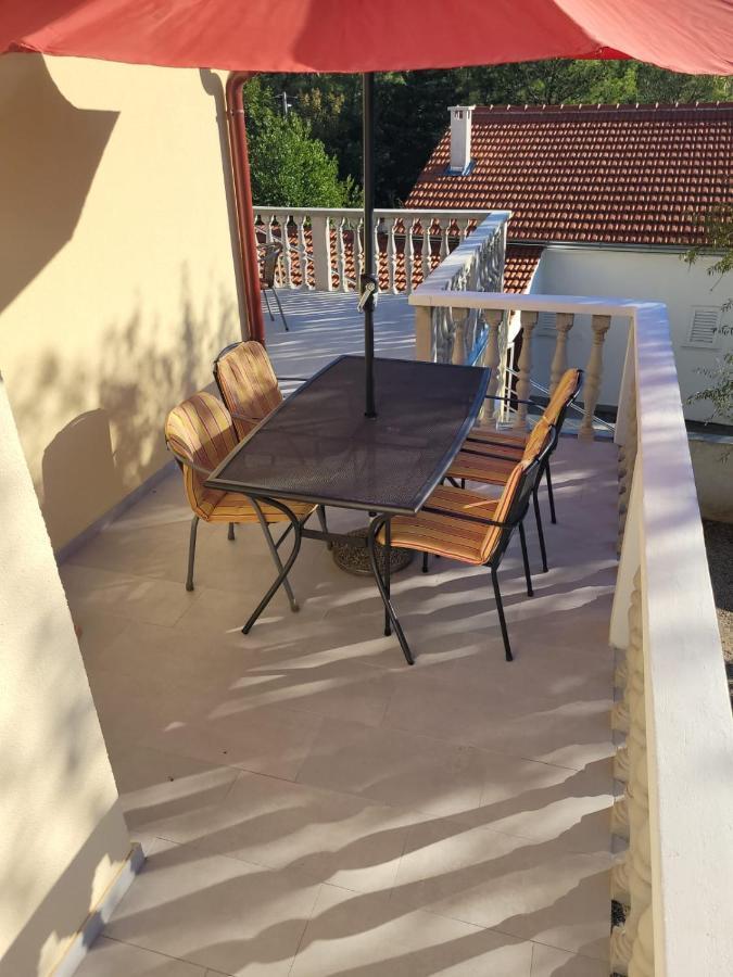Mala Vila Seline Exteriör bild