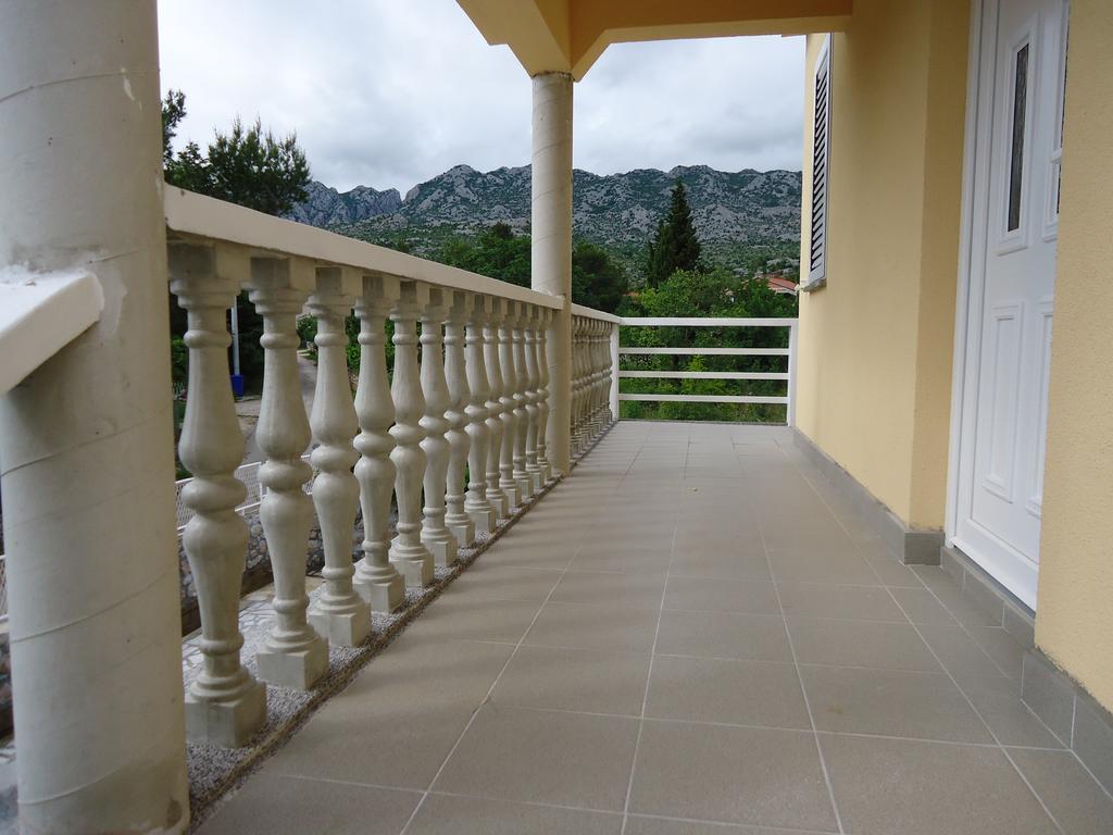 Mala Vila Seline Rum bild